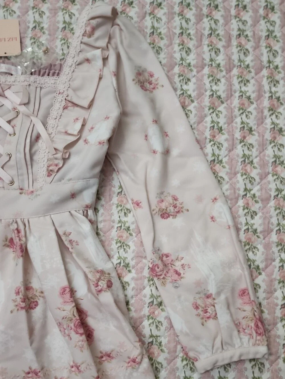 NWT LIZ LISA 🎀 Pink Floral Ruffled Peplum Top